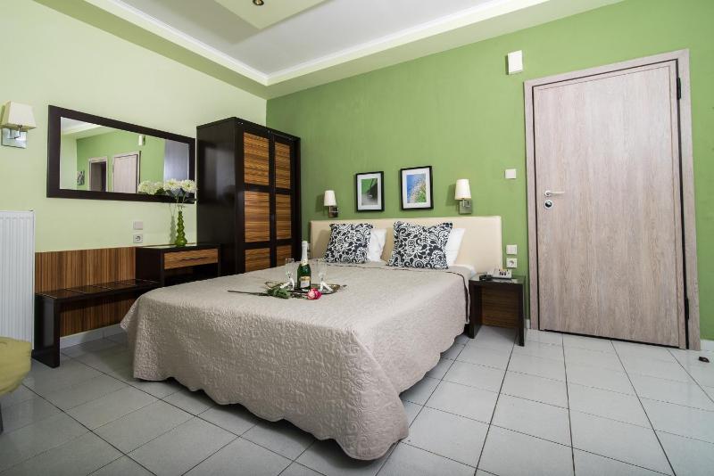 Double Room image 2