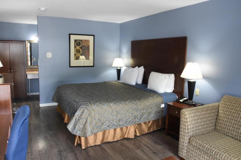 Standard King Room image 1