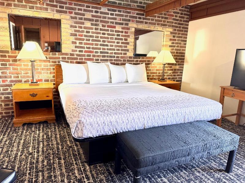 King Room image 4