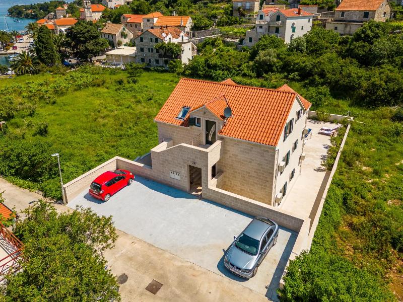 Seaside luxury villa with a swimming pool Splitska Brac - 23815 - image 21