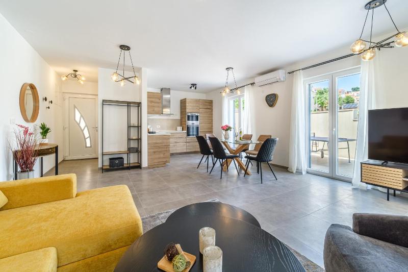 Seaside luxury villa with a swimming pool Splitska Brac - 23815 - image 17