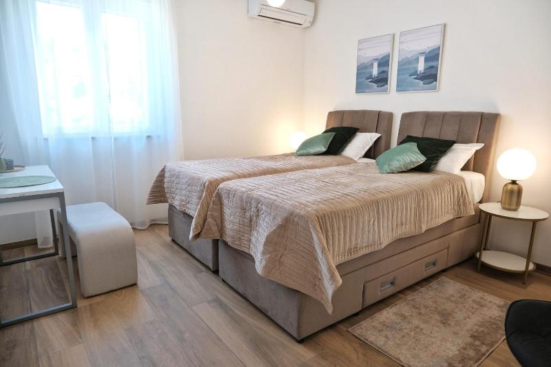 Seaside luxury villa with a swimming pool Splitska Brac - 23815 - image 46