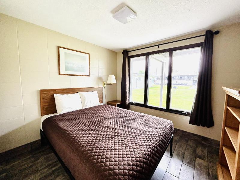 Two-Bedroom Suite image 3