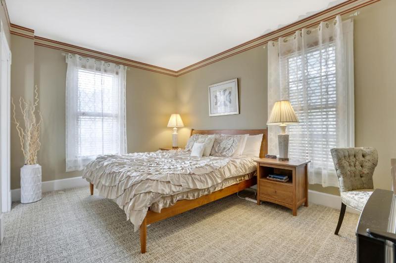 Double Room with Private Bathroom image 1