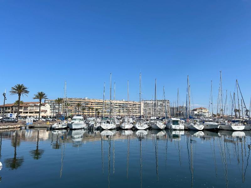 Saint-Cyprien: T3 en RDC Terrasse Parking à 600m de la Plage - FR-1-793-15 - image 14