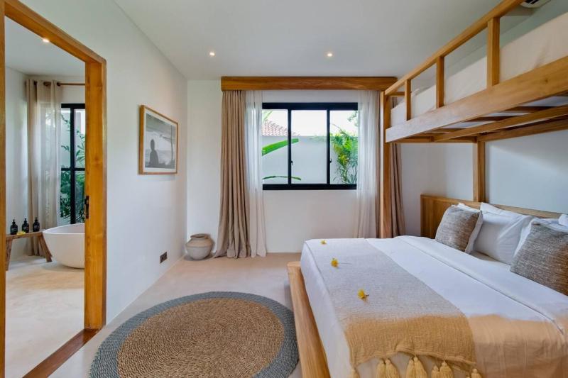 Stunning 3 Bed Villa Close to Cafes and Beach - image 14