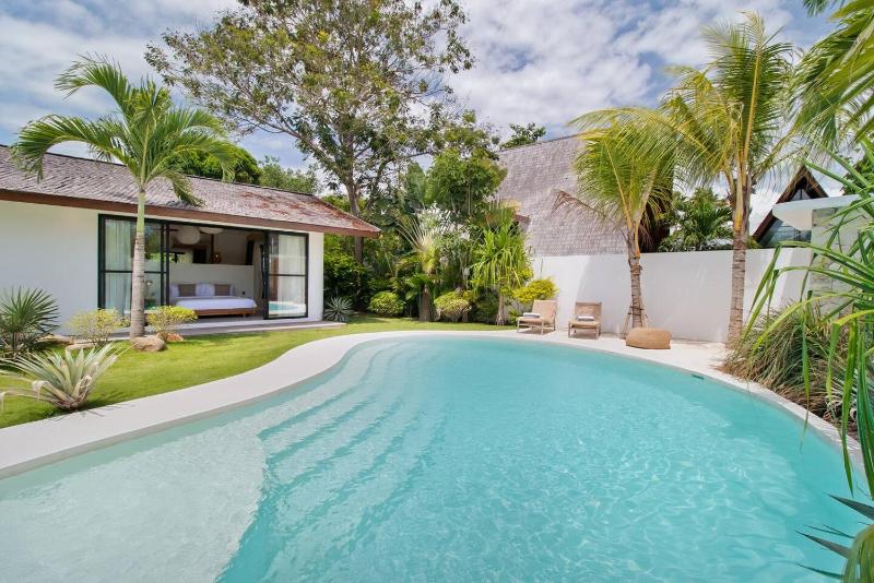Stunning 3 Bed Villa Close to Cafes and Beach - image 16