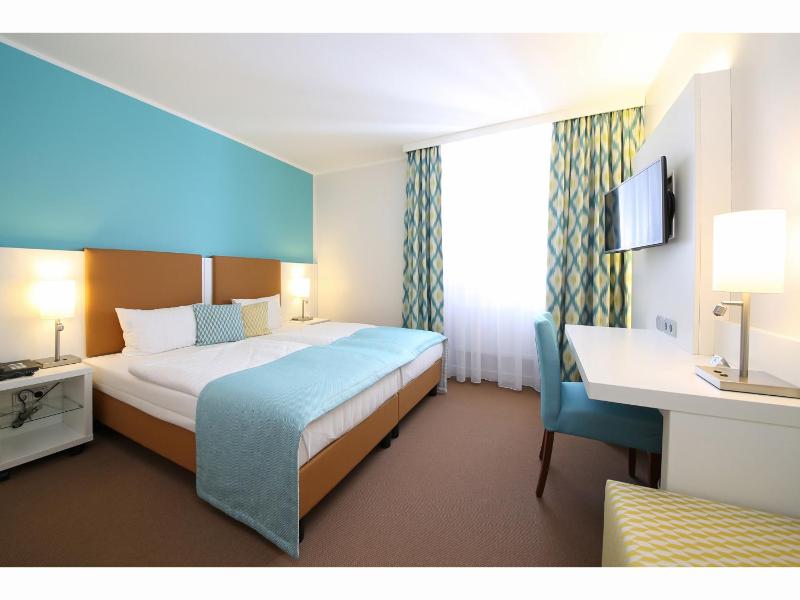 Classic Double Room image 3