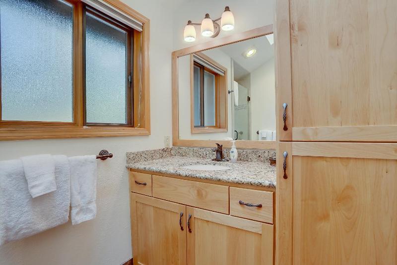 7 Cedar - image 10