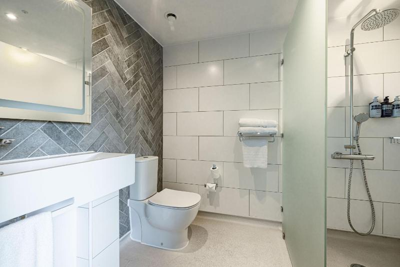 Efficient Double Room image 2