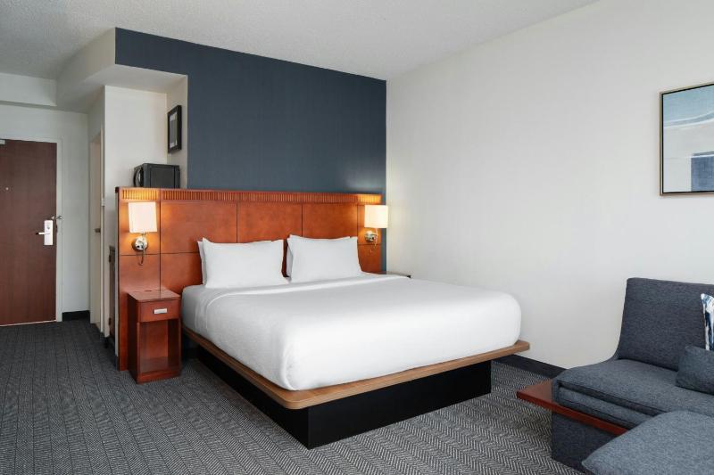 King Room with Sofa Bed image 1