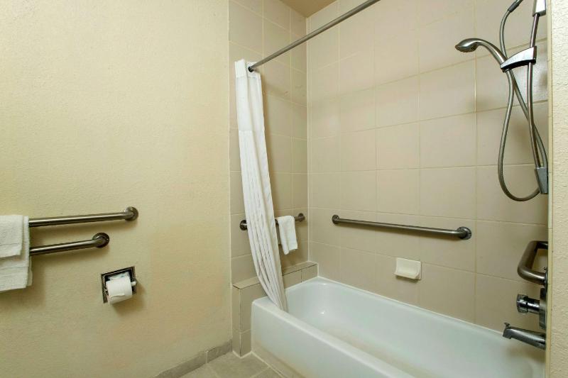 Days Inn & Suites by Wyndham Houston North/Aldine - image 6