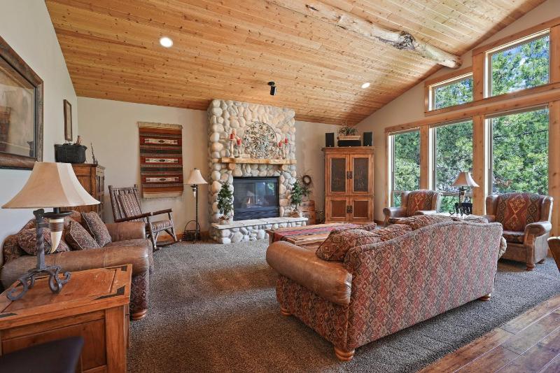 Gorgeous 6BR - image 39