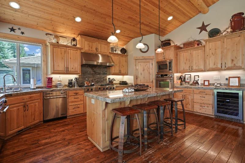 Gorgeous 6BR - image 45