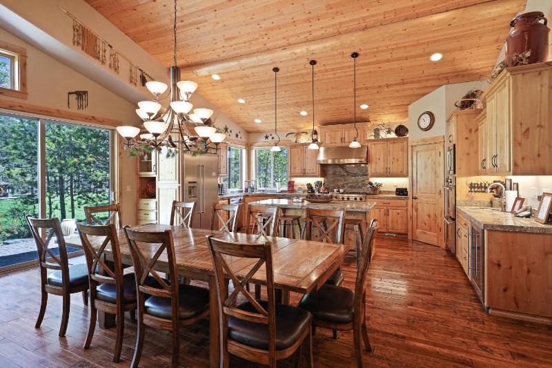 Gorgeous 6BR - image 2