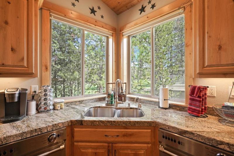 Gorgeous 6BR - image 3