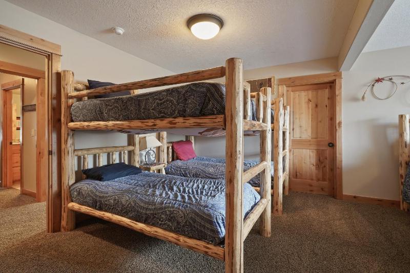 Gorgeous 6BR - image 11