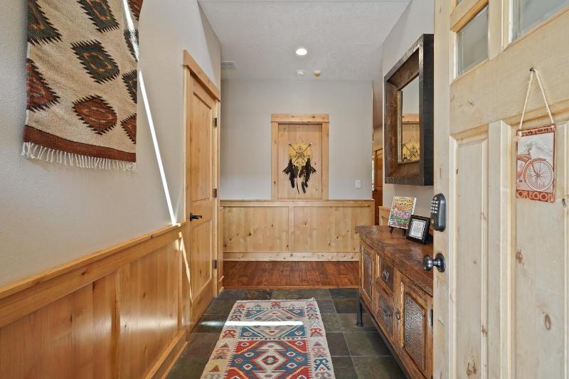 Gorgeous 6BR - image 8
