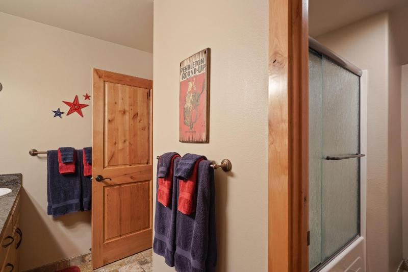 Gorgeous 6BR - image 36