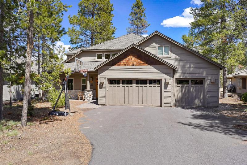 Gorgeous 6BR - image 40