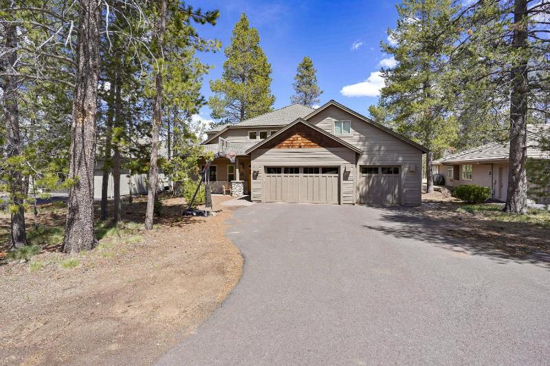 Gorgeous 6BR - image 9
