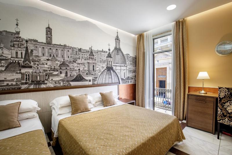 Triple Room with Balcony image 4