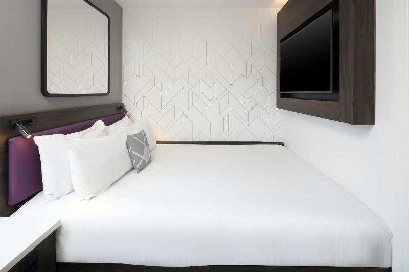 Efficient Double Room with City View image 4