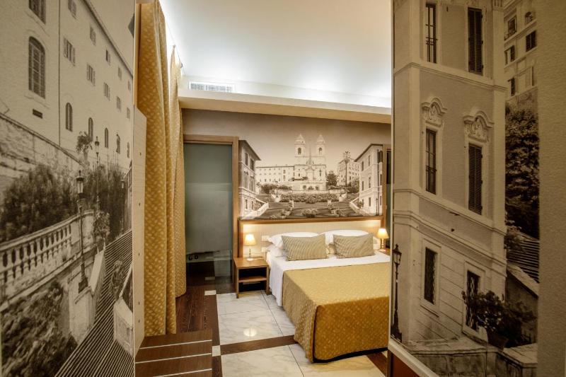 Quadruple Room with Balcony image 4