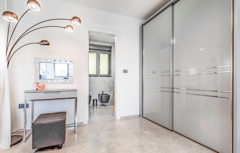 Palatium III - sea view - image 9