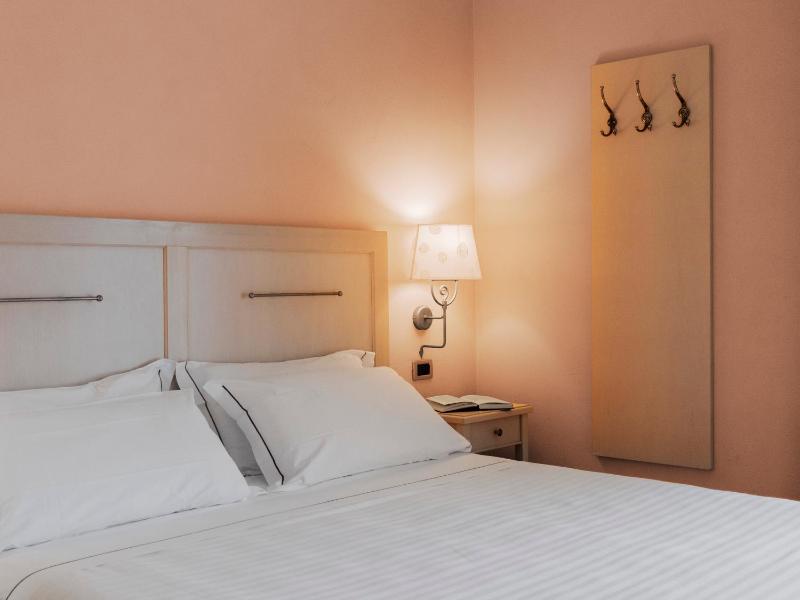 Economy Double or Twin Room image 3