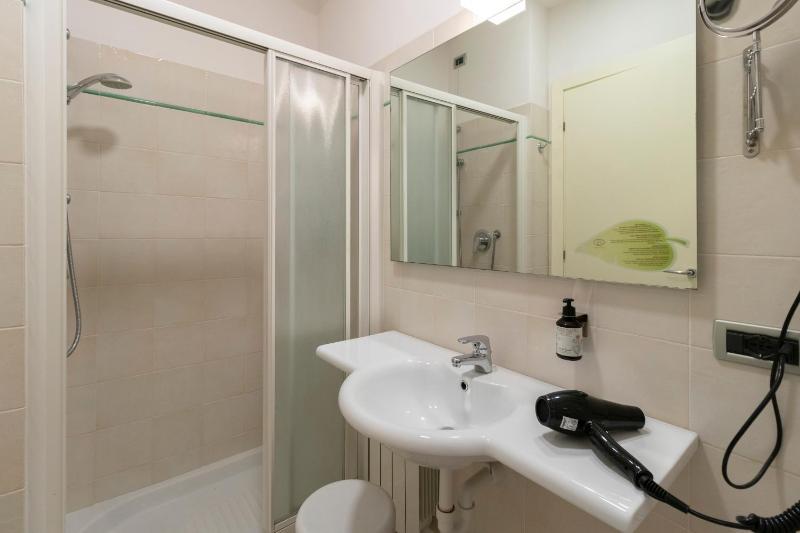 Economy Double or Twin Room image 4