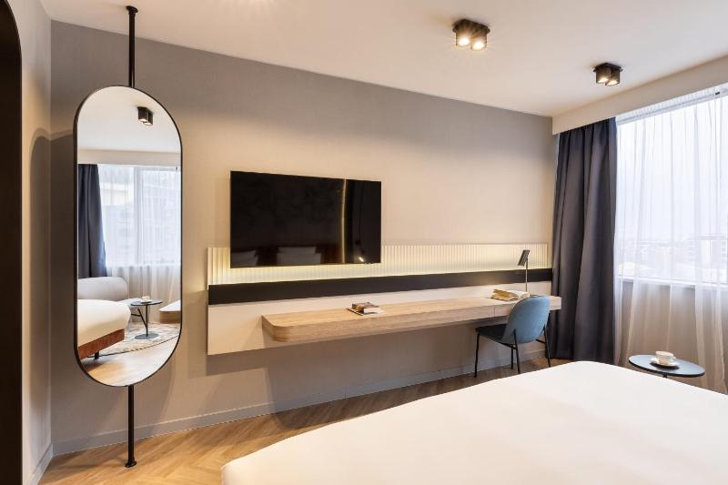 Classic King Room image 3