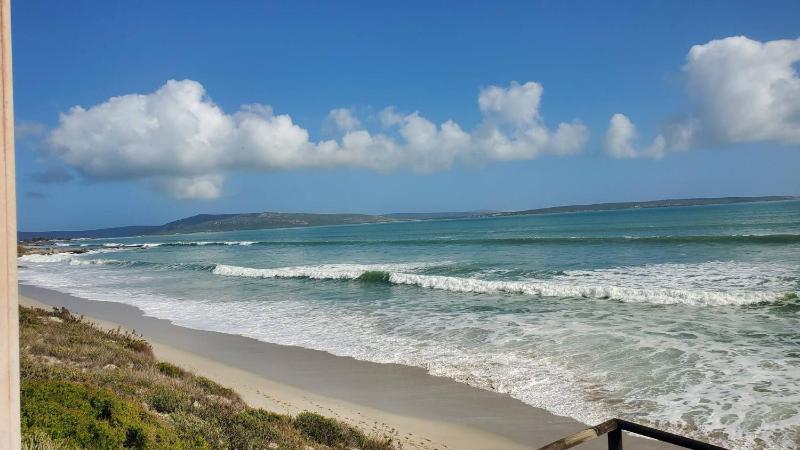 Seaside Retreat in Langebaan with Hot Tub and BBQ - image 1