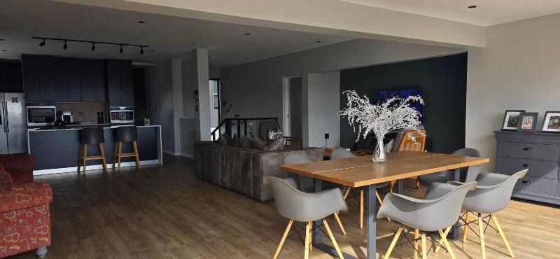 Seaside Retreat in Langebaan with Hot Tub and BBQ - image 16