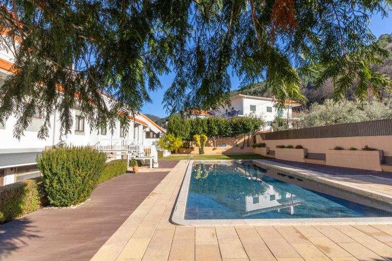 Superior Double or Twin Room with Pool View image 2