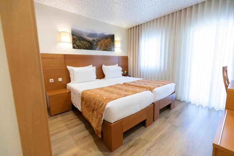 Superior Double or Twin Room with Pool View image 4