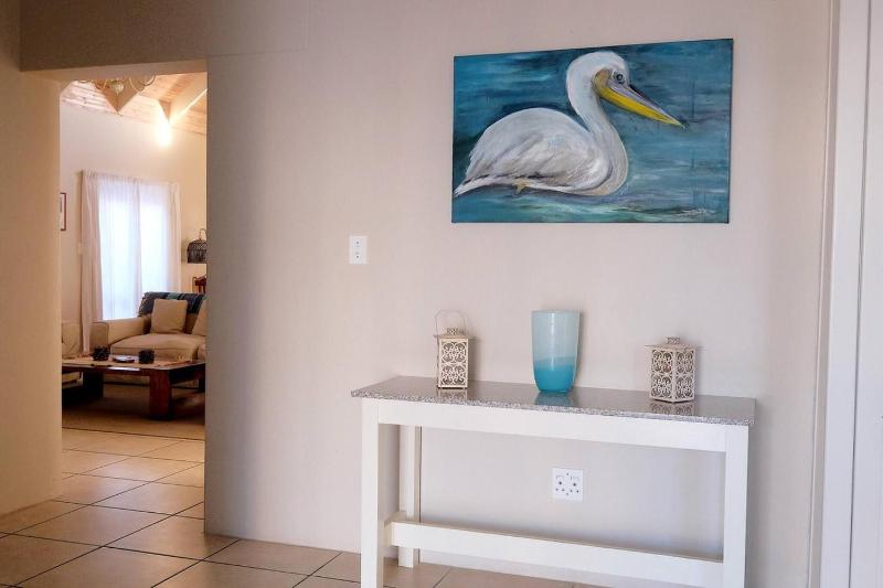 The Pelican - Stunning 3-Bedroom Holiday Home in Langebaan - image 7