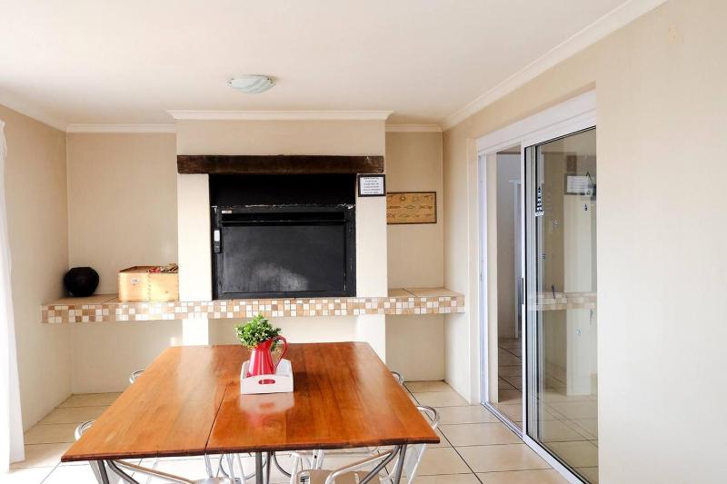 The Pelican - Stunning 3-Bedroom Holiday Home in Langebaan - image 13