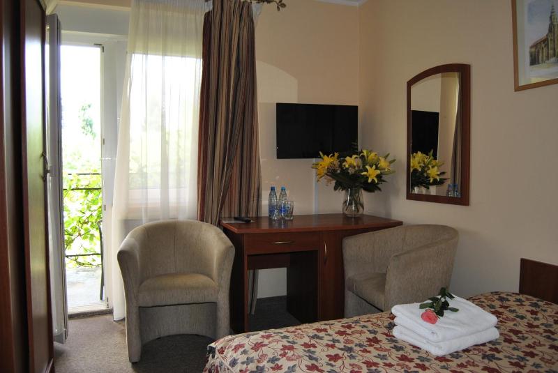 Double Room with Balcony image 1
