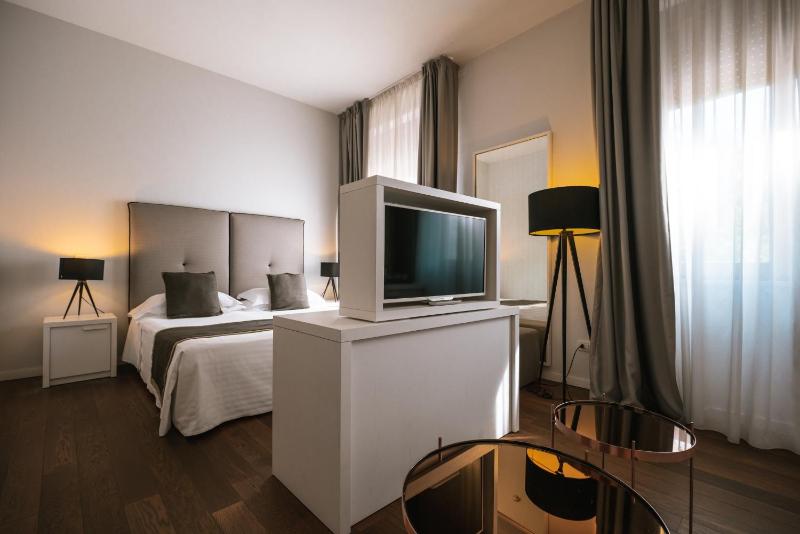 Executive Double Room image 1