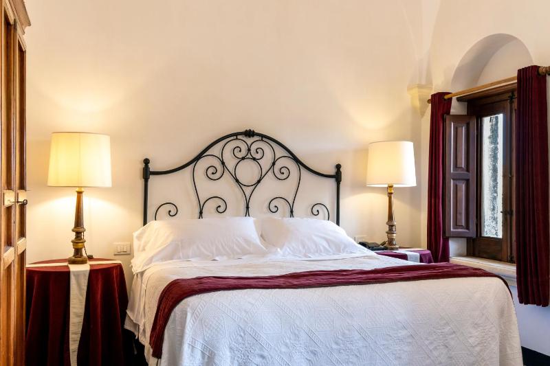 Superior Double Room image 4