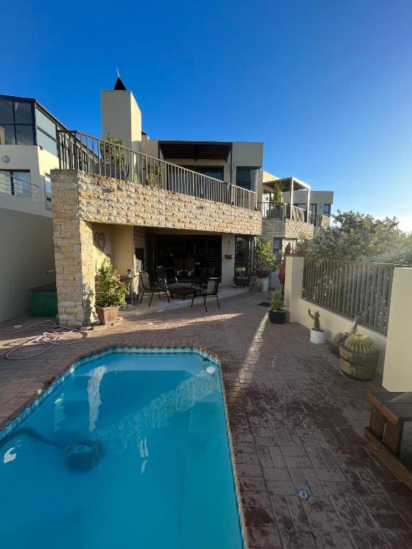 Whispering Waves - Serene Langebaan Getaway with Breathtaking Views - image 1