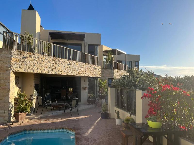 Whispering Waves - Serene Langebaan Getaway with Breathtaking Views - image 13
