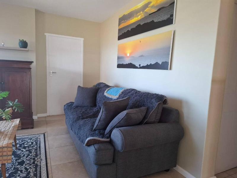 Whispering Waves - Serene Langebaan Getaway with Breathtaking Views - image 4