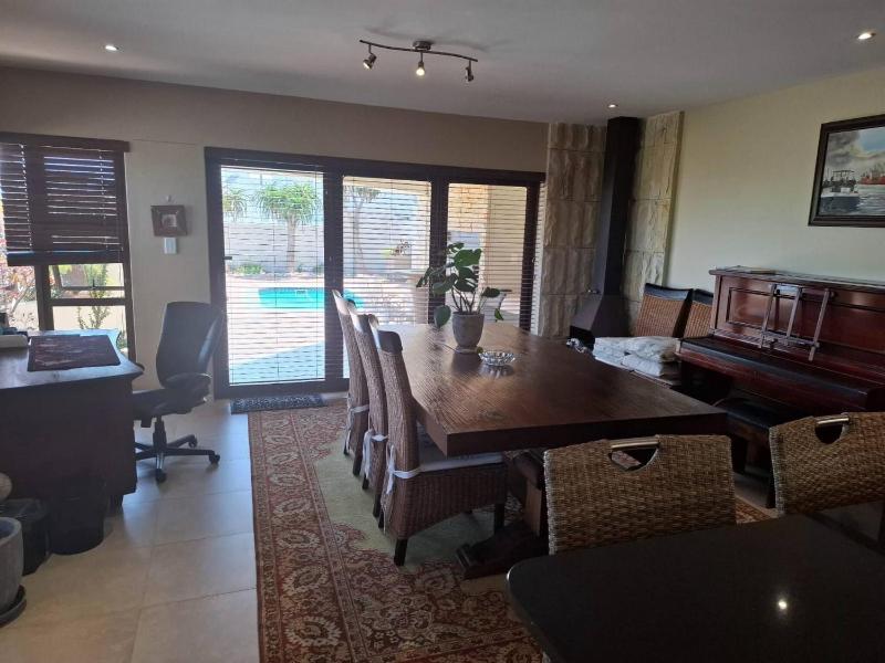 Whispering Waves - Serene Langebaan Getaway with Breathtaking Views - image 9