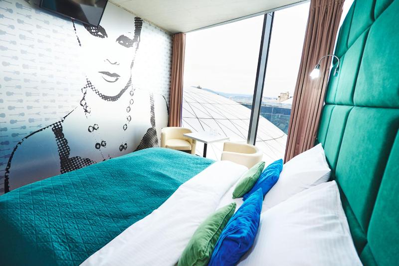 Double Room with Private Bathroom image 3