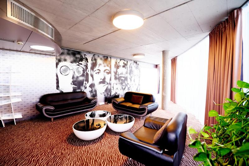 Suite with City View image 4