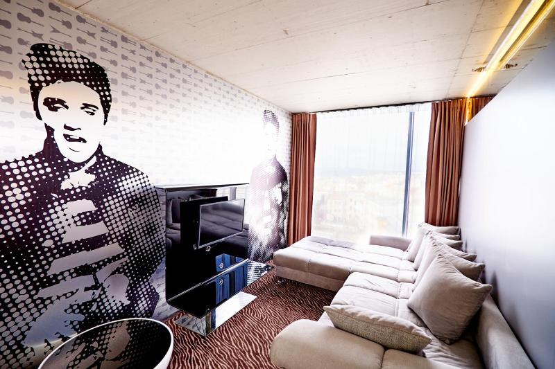 Superior Suite image 1