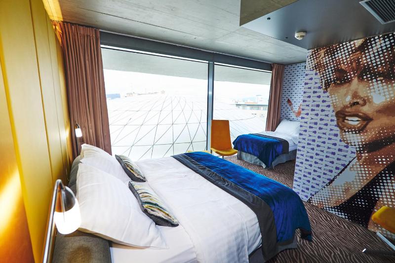 Comfort Triple Room with Shower image 3