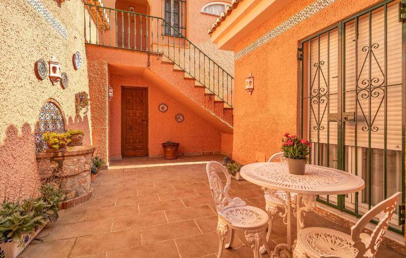 Awesome Home In Almuñecar - image 3